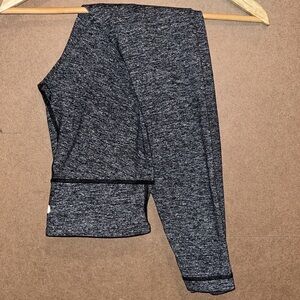 Lululemon size 6